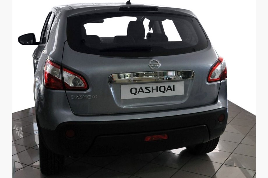 Nissan Qashqai 2010–2014 Rekisterikilven ylälista (ruostumaton teräs) Ilman painiketta, OmsaLine - italialaista ruostumatonta terästä Image