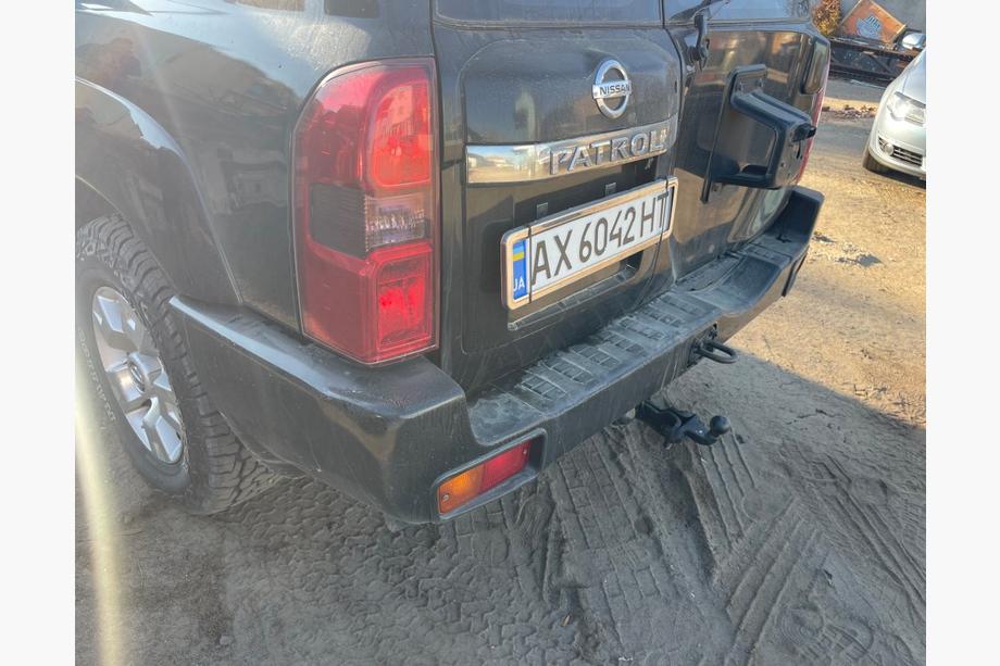 Nissan Patrol Y61 1997–2011 Takapuskuri täydellinen käytetty (2004-2008) Image