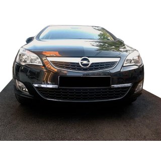 Etupuskurin päätysuojalista (ruostumaton teräs) Opel Astra J 2009–2015