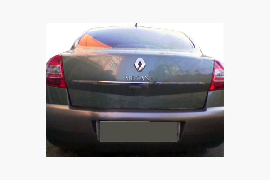 Renault Megane II 2004–2009 Kromilista rekisterikilven yläpuolelle (SD, ruostumaton teräs) Image
