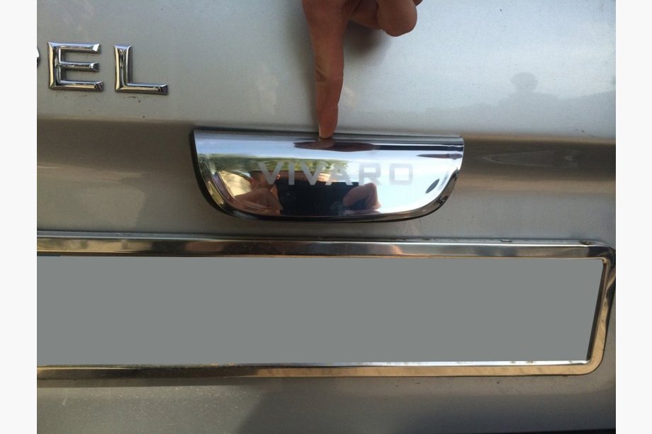 Nissan Primastar 2002–2014 Kromilista rekisterikilven yläpuolelle (kääntöovet, ruostumaton teräs) Image