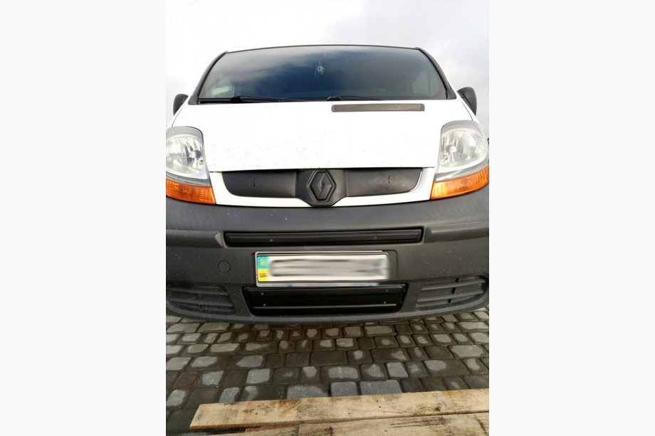 Renault Trafic 2001–2015 Alempi säleikön talvisuoja (rekisterikilven alle) 2007-2015, Matta Kuva 3