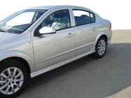 Opel Astra H 2004–2013 Sivuhelmat Sedan (maalattava) kuva 1