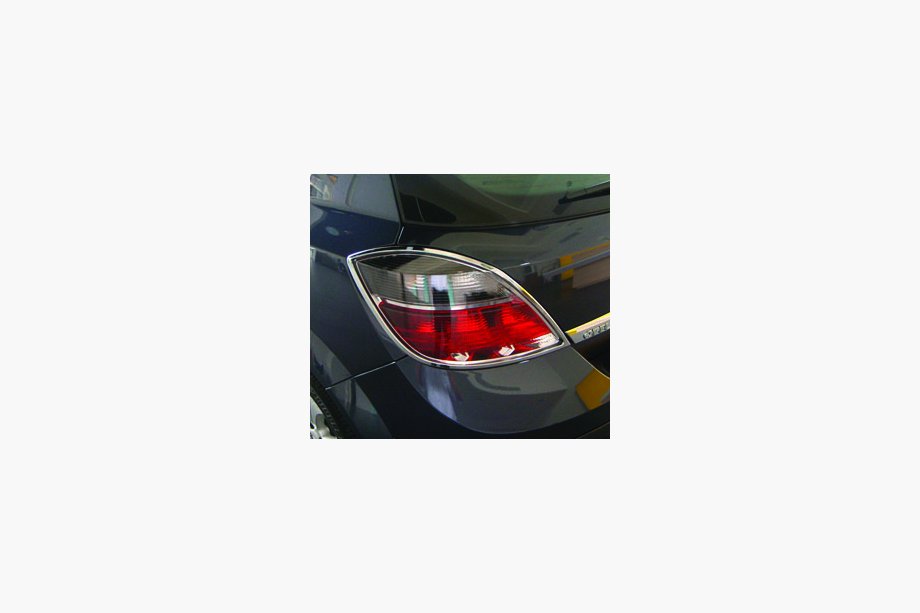 Opel Astra H 2004–2013 Takavalojen kromisuojat (HB, 2 kpl, muovi) Image