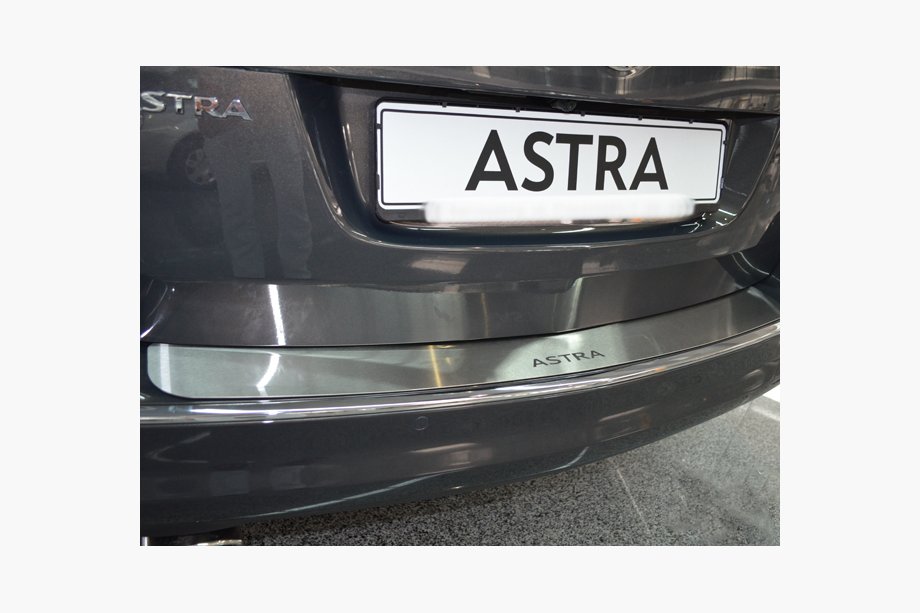 Opel Astra J 2009–2015 Takapuskurin suojalista Natanika (ruostumaton teräs) Viistoperä, 2009-2015 Image