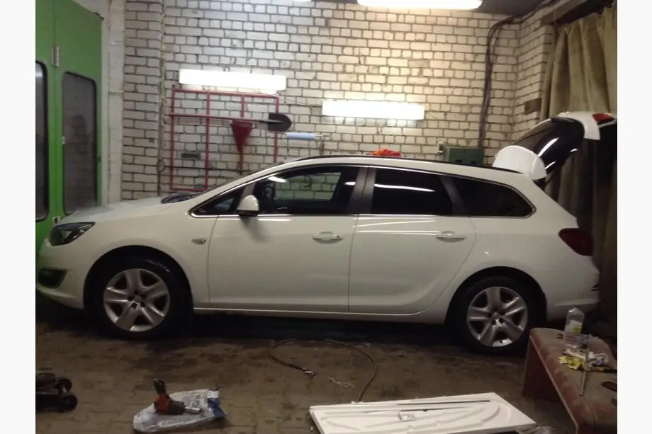 Opel Astra J 2009–2015 Täydelliset ikkunalistat (Sport Tourer, 12 kpl, ruostumaton teräs) Kuva 4