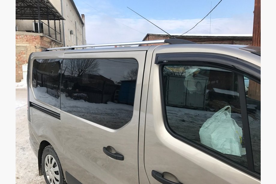 Opel Vivaro 2015–2019 Kromatut kattokaiteet Pitkä, muovijalat Kuva 4