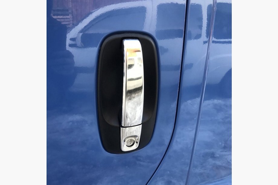 Nissan Primastar 2002–2014 Ovenkahvan kromisuojat (4 kpl, ruostumaton teräs) Carmos - turkkilainen teräs Image