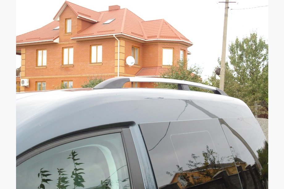 Volkswagen Caddy 2010–2015 Kromatut kattokaiteet Maxi-alusta, muovijalka Kuva 2
