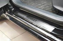 Peugeot 208 2012–2019 Nataniko kynnyslistat (8 kpl, ruostumaton teräs) kuva 1