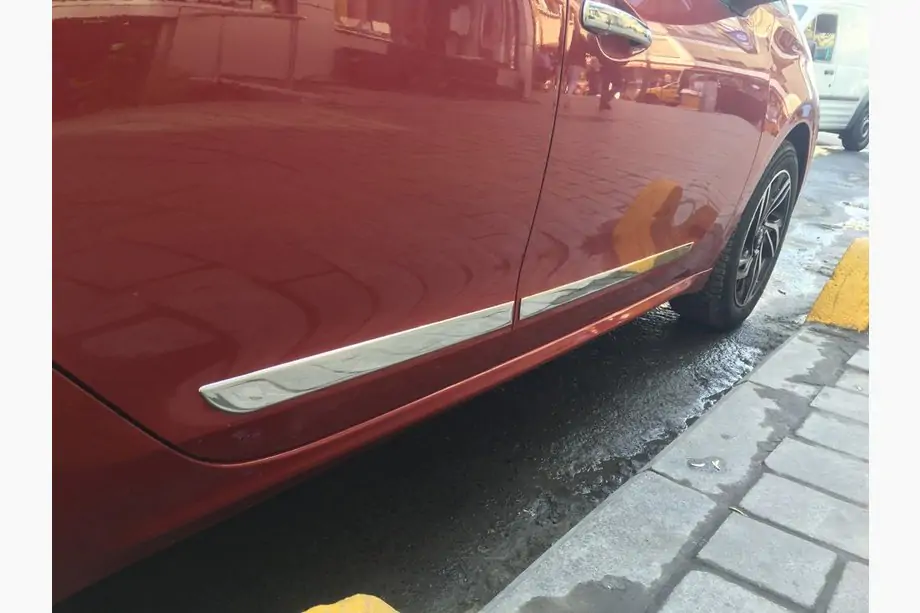 Peugeot 208 2012–2019 Ovilistat (4 kpl, ruostumaton teräs) Kuva 2