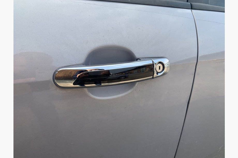 Ford C-Max/Grand C-Max 2010–2019 Ovenkahvojen suojakuoret mustalla raidalla (4 kpl, ABS-muovi) Image