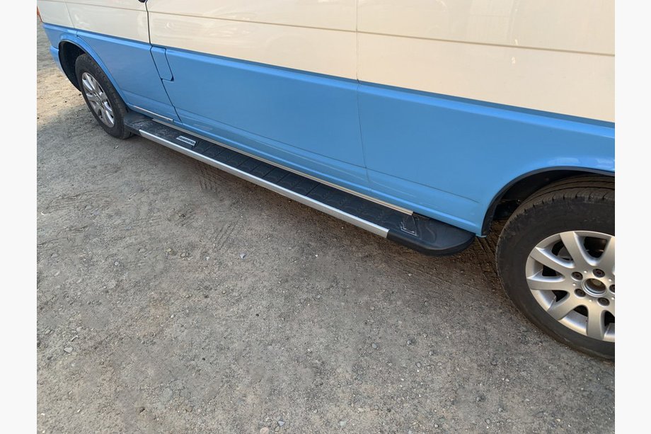 Volkswagen T4 Transporter 1990–2003 RedLine Black sivuportaat (2 kpl, alumiini) Image