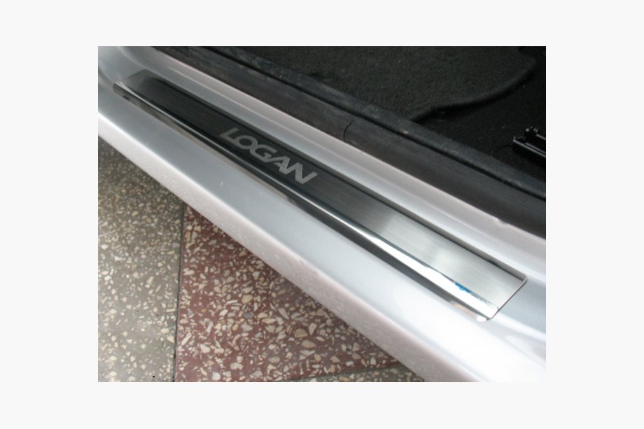 Renault Logan MCV 2005–2013 Nataniko ovikynnyslistat (4 kpl, ruostumaton teräs) Image