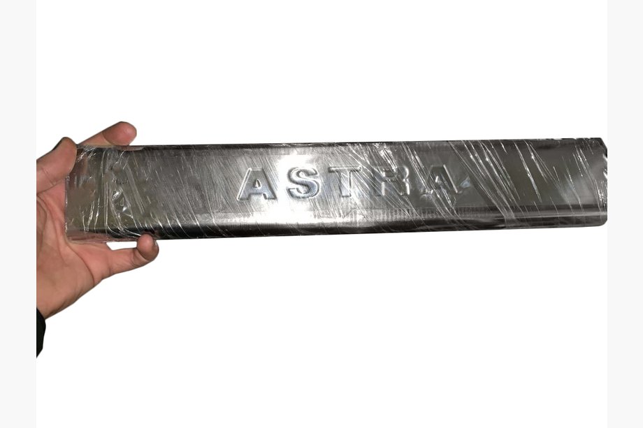 Opel Astra J 2009–2015 Alennus! Vääntyneet kynnyslistat (4 kpl) Image