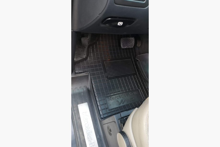 Mercedes Vito W639 2004–2014 Kumimatot korotetulla reunalla (Autogumm) Kuva 1