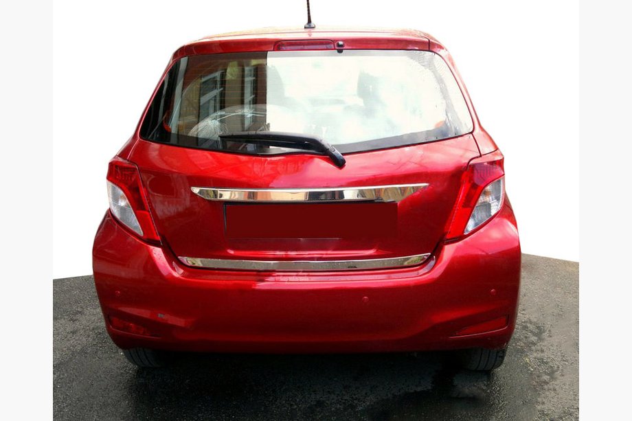 Toyota Yaris 2010–2020 Takalukun reunalista (ruostumaton teräs) Image