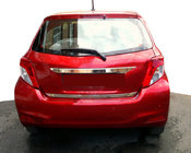 Toyota Yaris 2010–2020 Takalukun reunalista (ruostumaton teräs) kuva 1