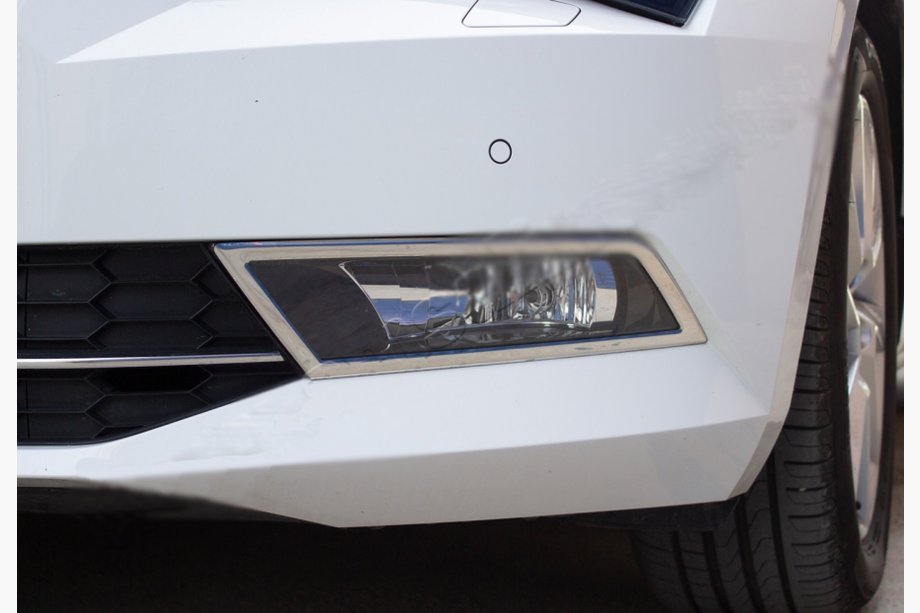 Skoda Superb 2015–2024 Sumuvalojen kromikehykset OmsaLine (2 kpl, ruostumaton teräs) Image