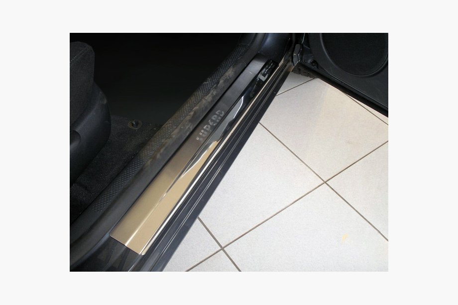 Skoda Superb 2001–2009 Nataniko ovikynnyslistat (4 kpl, ruostumaton teräs) Vakio – Lohmann-teippi, 0,5 mm Image