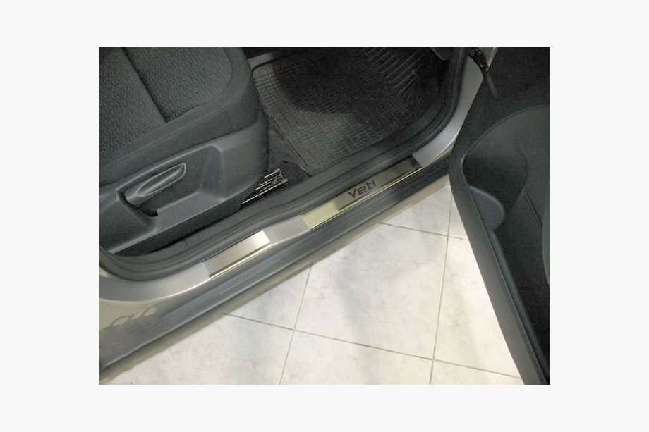 Skoda Yeti 2009–2017 Nataniko-ovikynnyslistat (6 kpl, ruostumaton teräs) Image