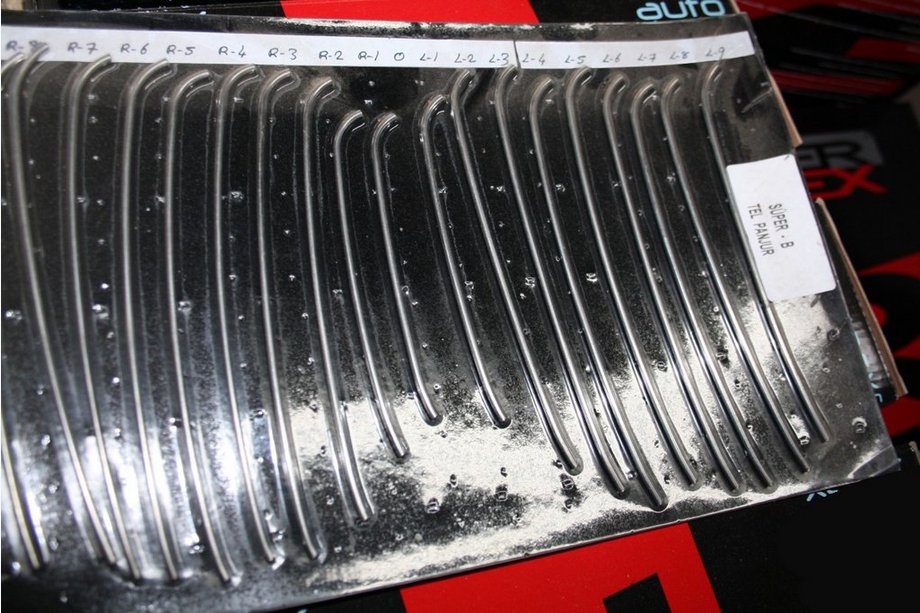 Skoda Superb 2009–2015 Etumaskin listat (ruostumaton teräs) Image