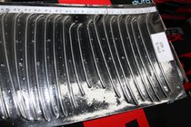 Skoda Superb 2009–2015 Etumaskin listat (ruostumaton teräs) kuva 1