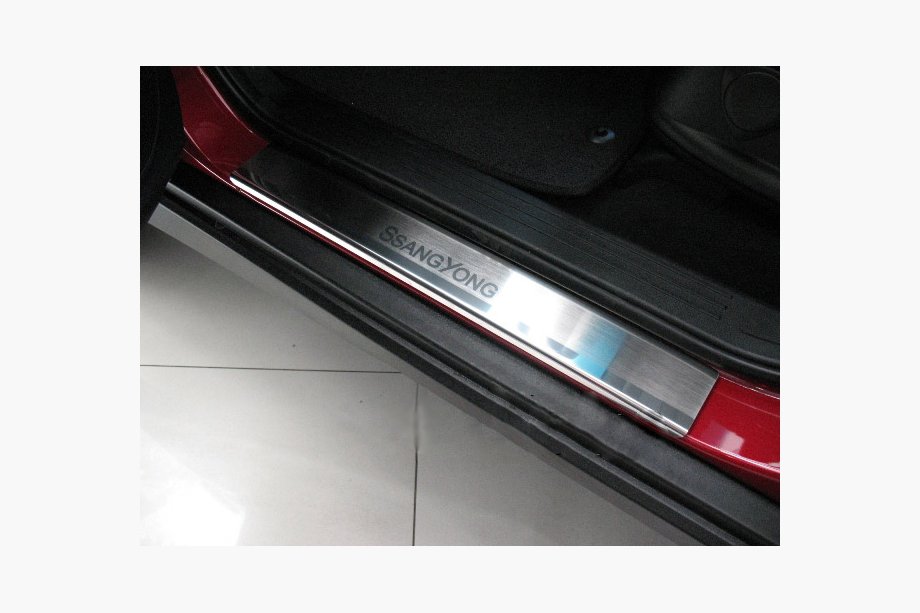 SsangYong Korando 2010–2019 Nataniko ovikynnyslistat (4 kpl, ruostumaton teräs) Image