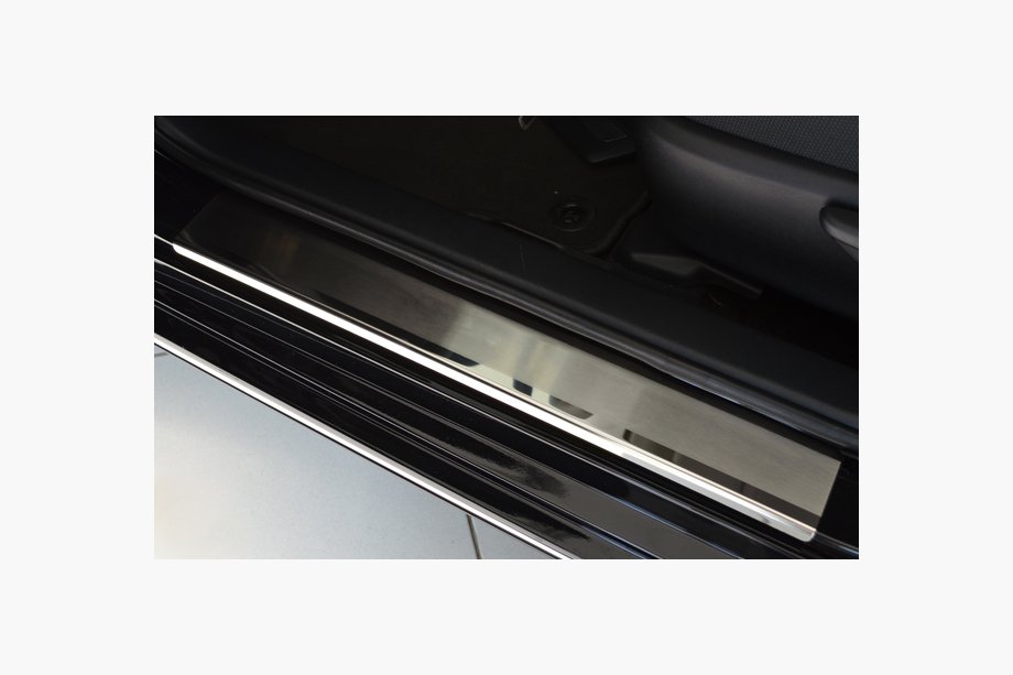 Toyota Camry 2017–2023 Nataniko ovikynnyslistat (4 kpl, ruostumaton teräs) Image