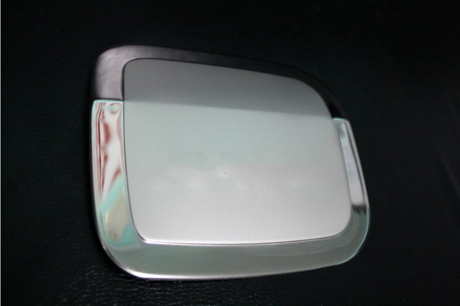 Toyota Rav 4 2001–2005 Polttoaineluukun peite (ruostumaton teräs) Image