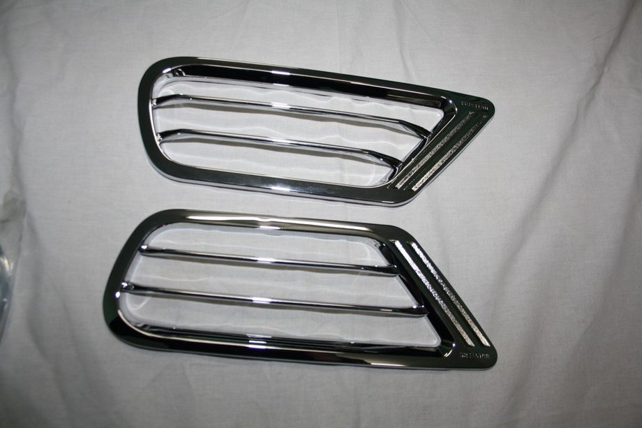 Lexus LX470 1998–2007 Takatuuletussuuttimien peitepaneelit (2 kpl, muovi) Image