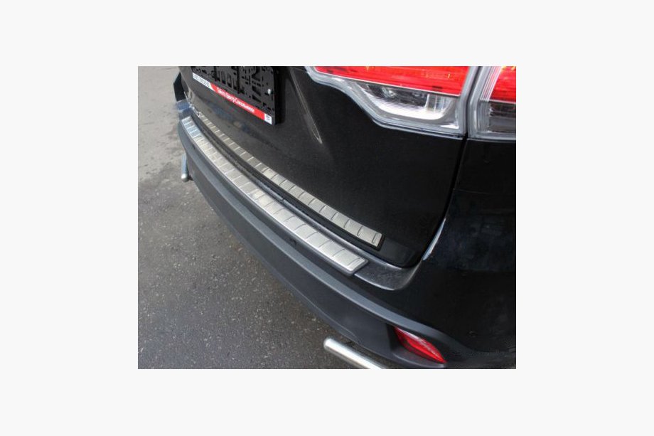 Toyota Highlander 2013–2019 Alkuperäinen takapuskurin suojalista Image