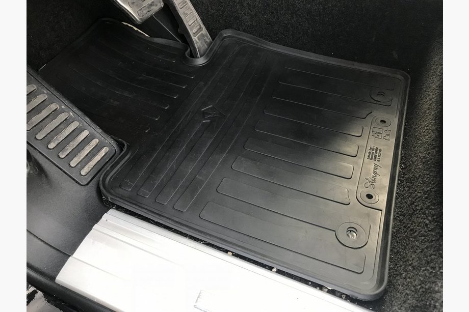 Volvo XC70 2007–2013 Kumimatot (4 kpl, Stingray Premium) Image