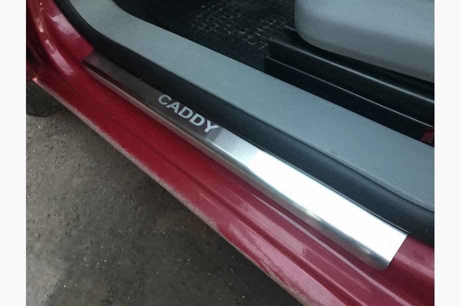 Volkswagen Caddy 2004–2010 Ovikynnyslistat Natanika Standard (4 kpl, ruostumaton teräs) Image
