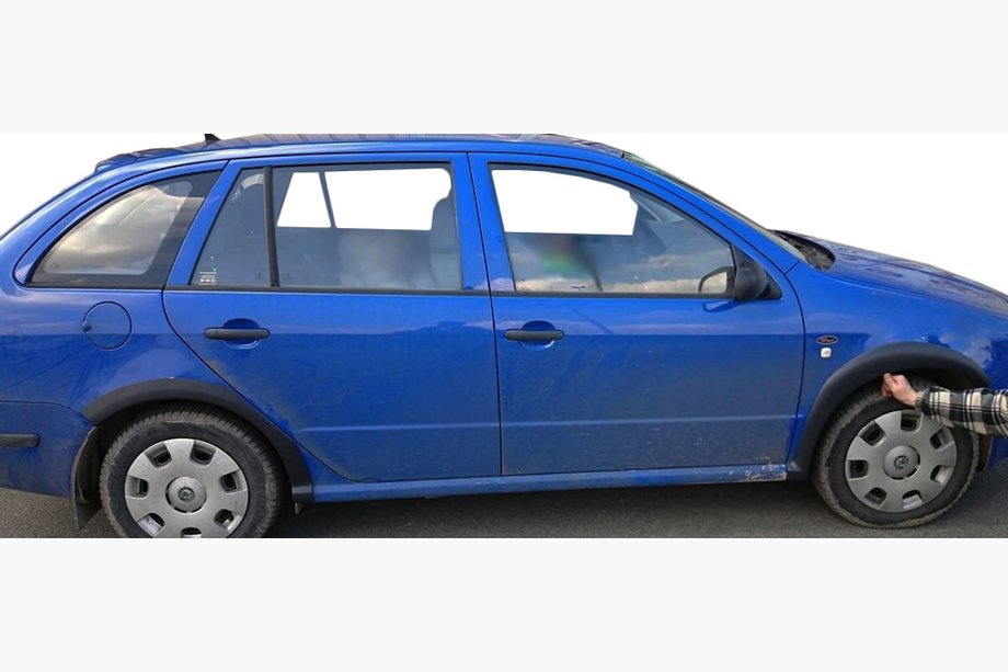 Skoda Fabia 2000–2007 Lokasuojan kaarenlevikkeet (sarja, mustat) Image
