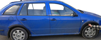 Skoda Fabia 2000–2007 Lokasuojan kaarenlevikkeet (sarja, mustat) kuva 1