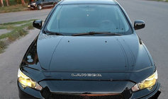 Mitsubishi Lancer X 2008– Konepellin tuuliohjain (VIP) kuva 1
