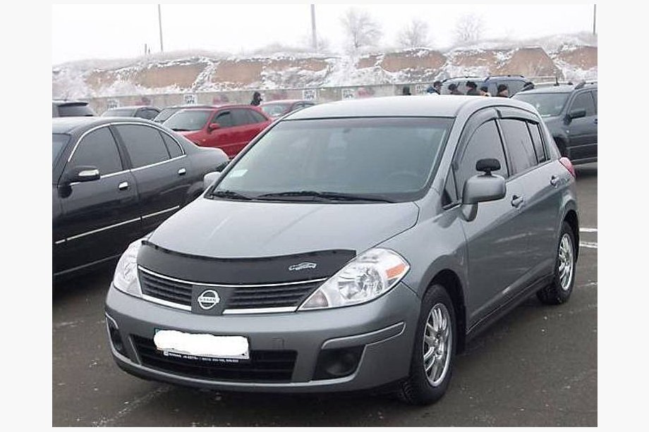 Nissan Tiida 2004–2011 Konepellin tuuliohjain (VIP) Image
