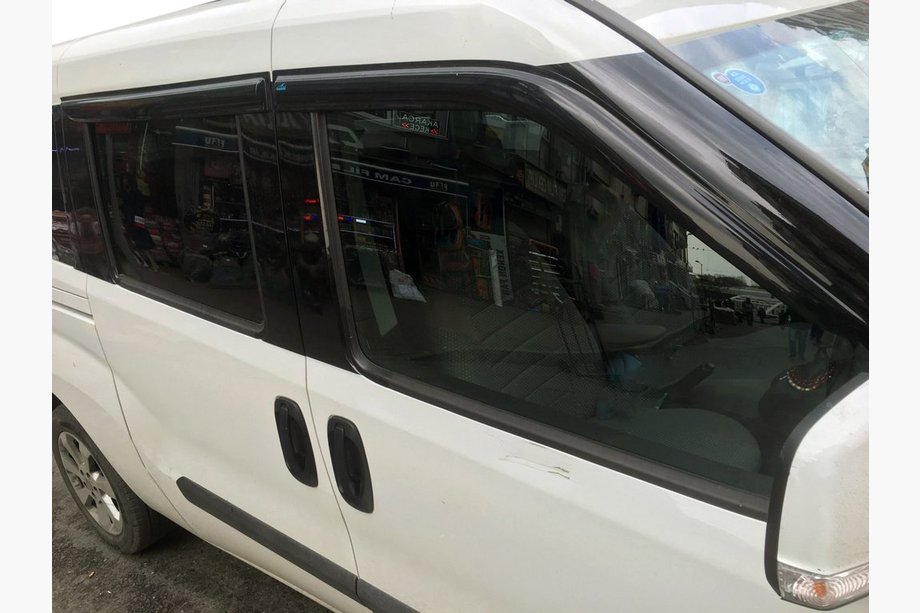 Opel Combo 2012–2018 Ikkunatuulisuojat Aomis (4 kpl) Image