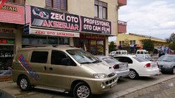 Hyundai H200, H1, Starex 1998–2007 Kromatut kattokaiteet Muoviset jalat kuva 2