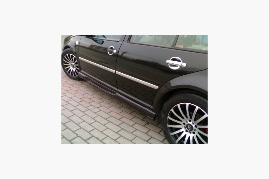 Volkswagen Bora 1998–2004 Sport-sivuhelmat (maalattavaksi) Image