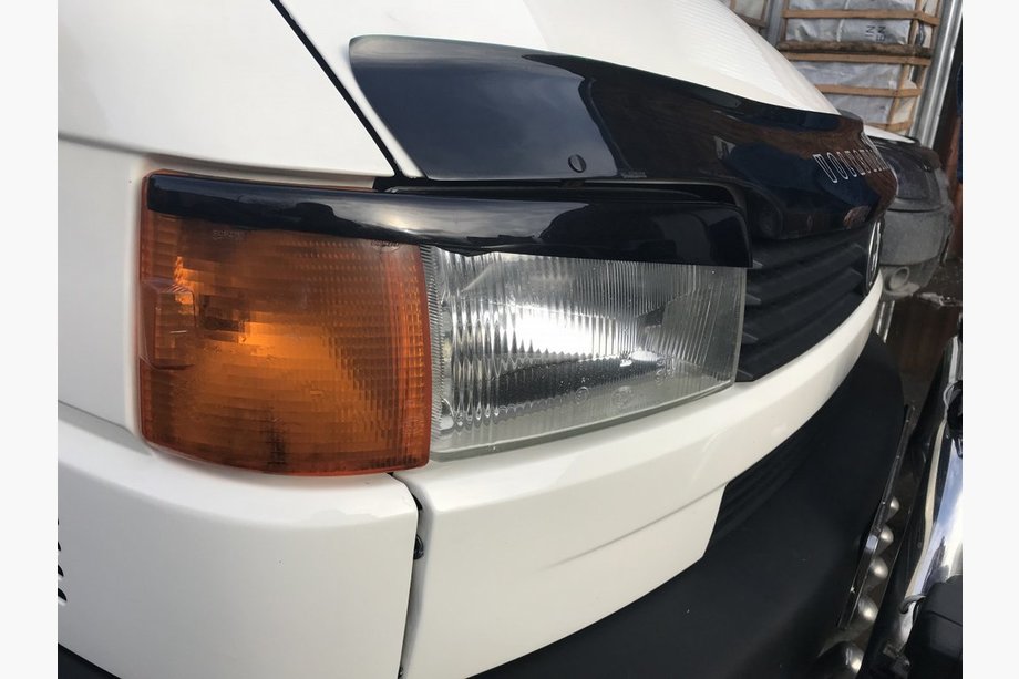 Volkswagen T4 Transporter 1990–2003 Ajovaloluomet suoralle konepellille (2 kpl) Maalattavissa Kuva 2