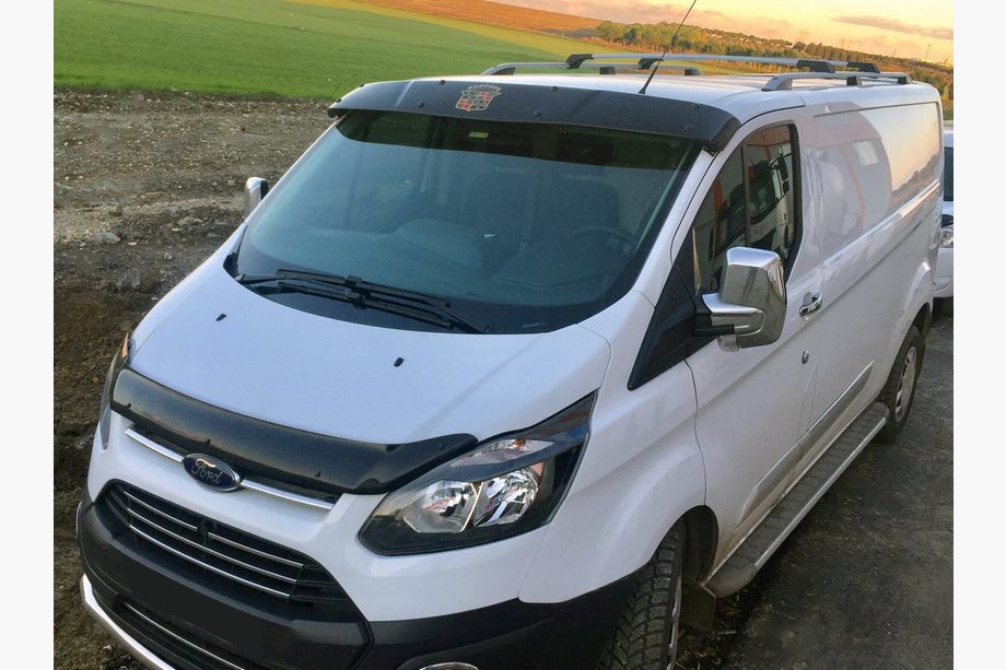 Ford Custom 2013–2022 Tuulilasin aurinkolippa (kannakkeilla) Image