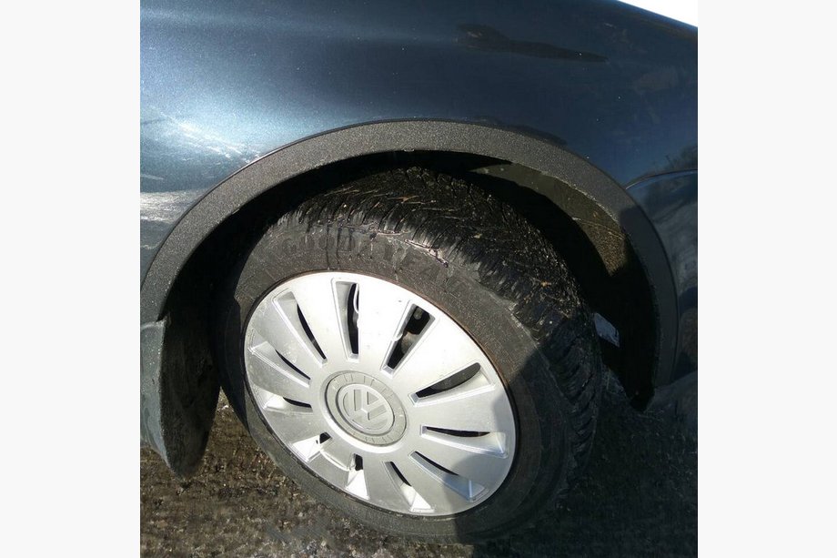 Volkswagen Jetta 2011–2018 Lokasuojan kaarilevikkeet (4 kpl, mustat) Image
