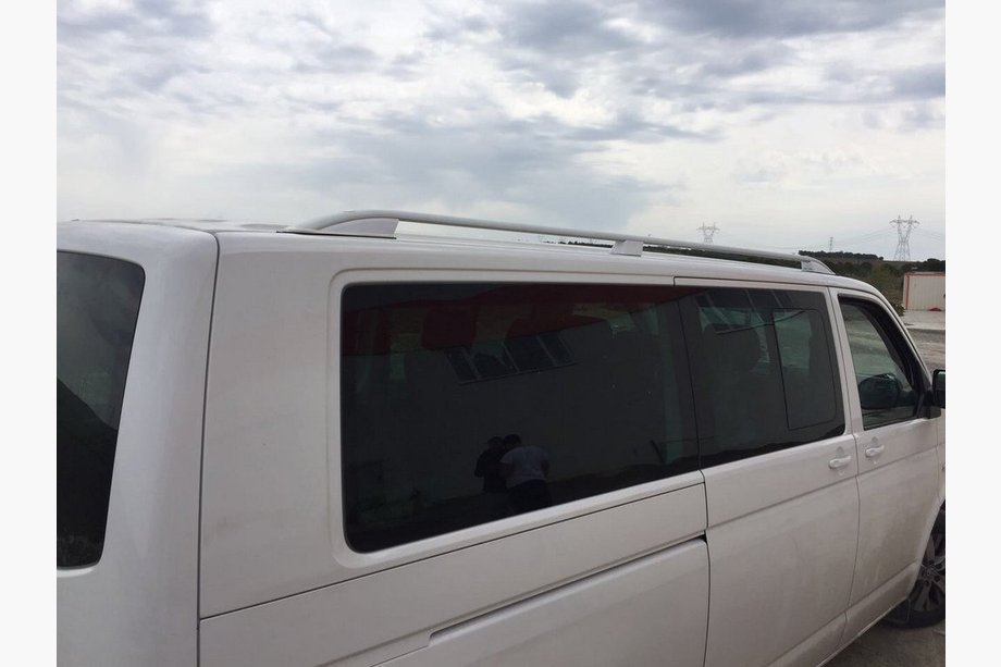 Volkswagen T6 2015–2024 Skyport kattokaiteet (valkoiset) Image