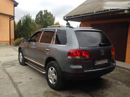 Volkswagen Touareg 2002–2010 Kromatut kattokaiteet (muovijalat) Metallinen jalka kuva 6