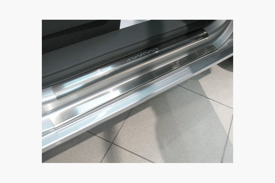 Volkswagen Touran 2010–2015 NataNika kynnyslistat (4 kpl, ruostumaton teräs) Image