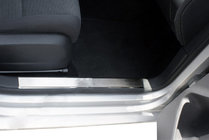 Seat Leon 2005–2012 OmsaLine sisäpuoliset kynnyslistat (2 kpl, ruostumaton teräs) kuva 1