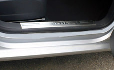 Volkswagen Jetta 2006–2011 Ovikynnyksen sisäpuolen kynnyslistat (ruostumaton teräs) 4 kpl (ilman tekstiä), Carmos - turkkilainen teräs kuva 2