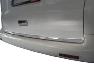 Volkswagen T5 Multivan 2003–2010 Takaluukun reunan suojalista (ruostumaton teräs) Carmos, 1-ovinen takaluukku (ylös aukeava) kuva 1